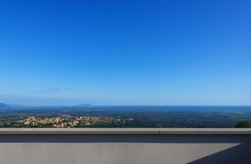 Velletri Villa | Hawk Eco Retrat
