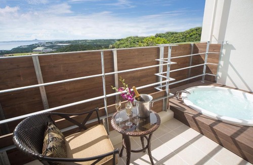 Motobu Villa | Hillside Sea View Resort Villa Gushikumui