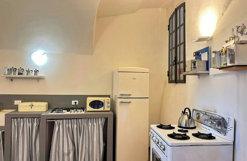 Caporciano Apartment | Historic apartment with views of Abruzzo valley
