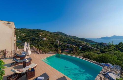 Schiazzano Villa | Historic Relais Santa Lucia