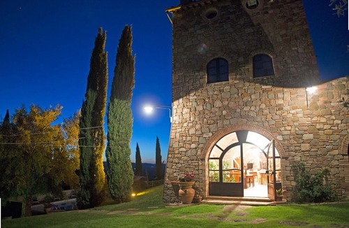 Cinigiano Apartment | Historic Stone House Casanova with Pool & close to Seaside