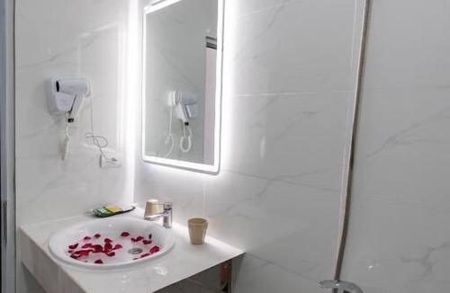 Dong Anh Hotel | HOÀNG GIA HOTEL ĐÔNG ANH