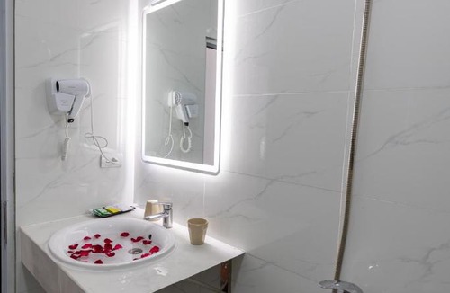 Dong Anh Hotel | HOÀNG GIA Hotel ĐÔNG ANH