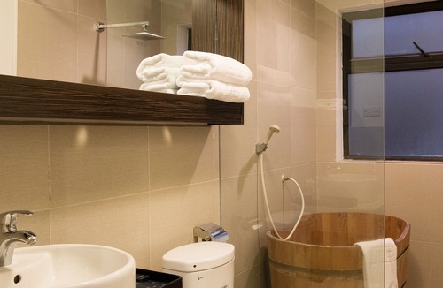 Hang Bai Hotel | Hoa Binh Hotel