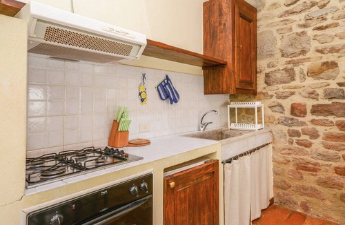 Bivio Lugnano House | Holiday Home in Monte Santa Maria with Pool