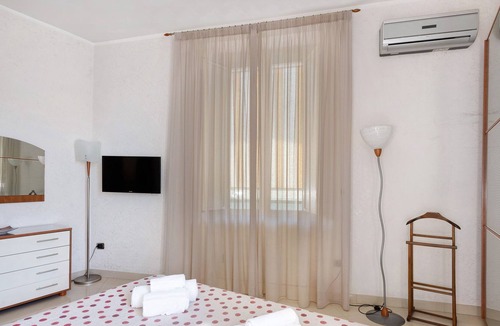 Naples Apartment | Holiday Apartment "Incanto House" with 4 Balconies & Wi-Fi