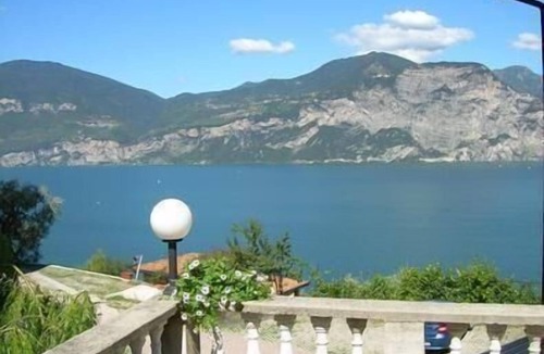 Castelletto Apartment | Holiday flat with a view of the water