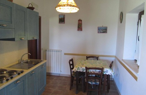 Montefiascone House | Holiday flat with private parking