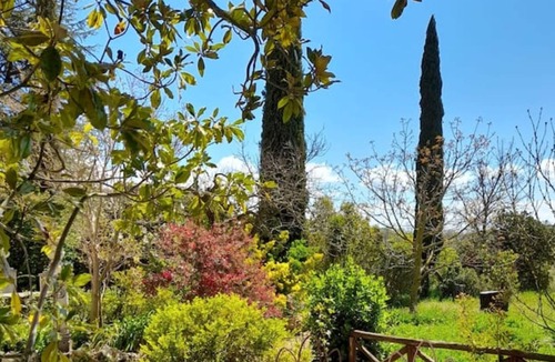 Farnese Villa | Holiday Home "Casa La Scuderia" with Shared Garden & Wi-Fi