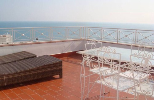 Vieste House | Holiday Home 'Casa Panoramica Del Xll Secolo' with Sea View, Wi-Fi and Air Conditioning