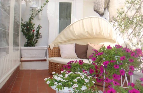 Vieste House | Holiday Home 'Casa Panoramica Del Xll Secolo' with Sea View, Wi-Fi and Air Conditioning