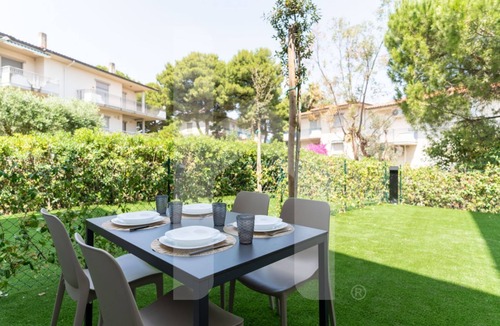 Foggetta Apartment | Holiday home ELEA is the 2025 novelty that will give you a holiday in Pineto but with the charm of a new modern construction, fresh and designed with all the comforts. The Calipso apartment has a large living room with kitchenette and sofa bed at the ent