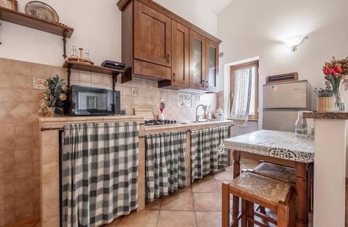 Sorano House | Holiday Home 'I Prati' with Private Pool, Private Terrace and Wi-Fi