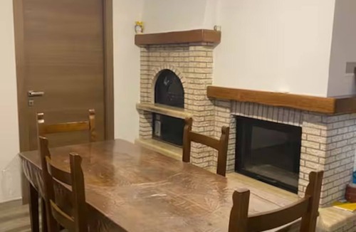 Visso House | Holiday Home 'Il Focolare dei Sibillini' with Mountain View, Balcony & Wi-Fi