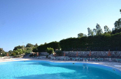 Mattinata House | Holiday Home in Mattinata with Pool, Tennis Court & Bikes