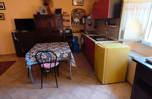 Lacedonia Apartment | Holiday Home 'La Casa Arancione' with Balcony
