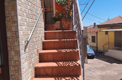 Lacedonia Apartment | Holiday Home 'La Casa Arancione' with Balcony