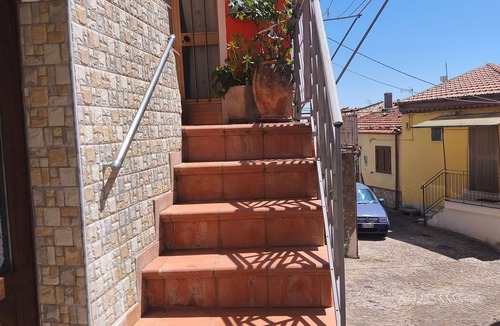 Lacedonia Apartment | Holiday Home 'La Casa Arancione' with Balcony