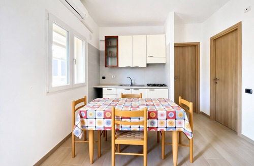 Chiesiola House | Holiday Home 'Trilocale' with Private Terrace, Shared Garden and Air Conditioning