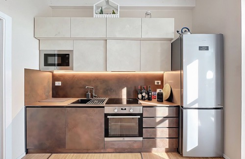 Trani House | Holiday Home 'Villa Traimari' with Sea View, Wi-Fi and Air Conditioning