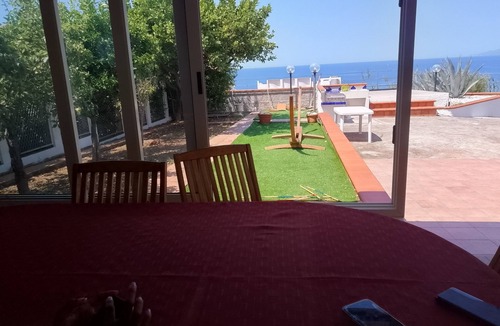 Praia a Mare House | Holiday Home 'Vista Mare Con Giardino' with Sea View, Wi-Fi and Air Conditioning