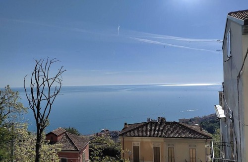 San Vito Chietino House | Holiday house San Vito Chietino for 1 - 5 persons with 2 bedrooms - Twin house