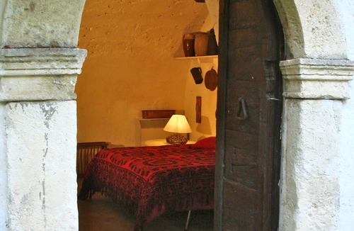 Tocco da Casauria House | HOLIDAY IN THE HISTORY: family suite on the ground floor & authentic furnitures