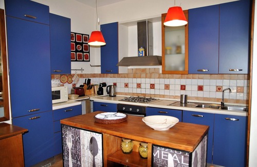 Itri Villa | Holiday Resorts for 10 Persons, With Swimming Pool, Wifi and air Conditioner