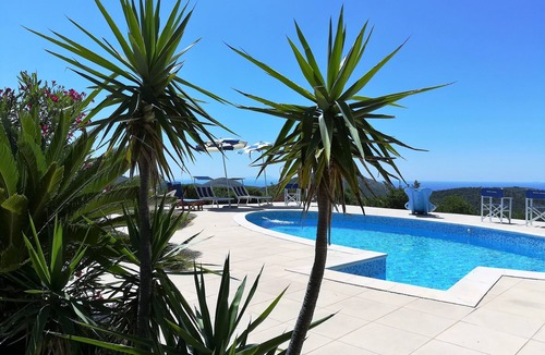 Itri Villa | Holiday Resorts for 10 Persons, With Swimming Pool, Wifi and air Conditioner