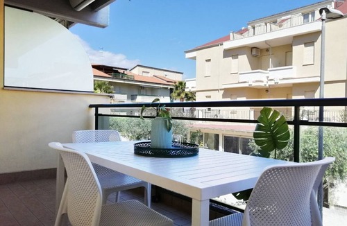 Tortoreto Lido Apartment | Holihome Curtis House