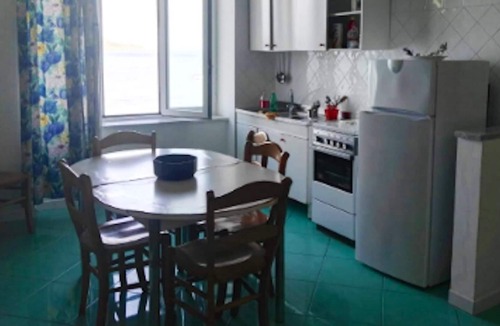 Ischia Porto Apartment | Homerez - 10 m away from the beach! Amazing appartement for 6 ppl. at Ischia