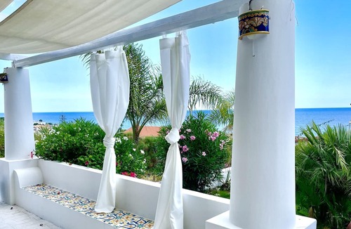 Brancaleone Marina House | Homerez - 200 m away from the beach! House for 10 ppl. with jacuzzi and sea view