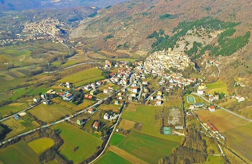 Castel di Ieri Apartment | Homerez - Amazing appartement for 10 ppl. with terrace at Castel di Ieri
