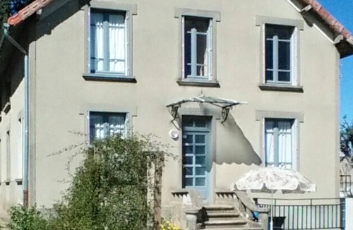 Crocq Apartment | Homerez - Nice appartement for 5 ppl. with garden at Crocq