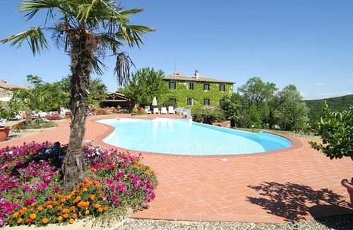 Palazzina House | Homerez - Nice house for 2 ppl. with shared pool and terrace at Murlo