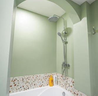 Trang Tien Apartment | Homestay Hoan Kiem 2BR w/bathtub