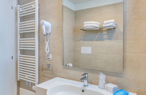 Porto Santa Margherita Hotel | Hotel Ambassador