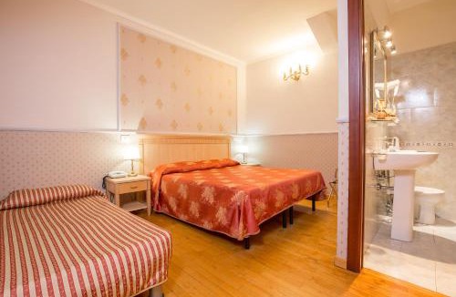 Tuscolano Hotel | Hotel Arco Di Travertino