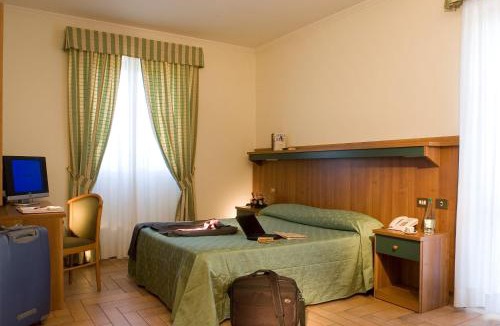 Castel Giubileo Hotel | Hotel Castle