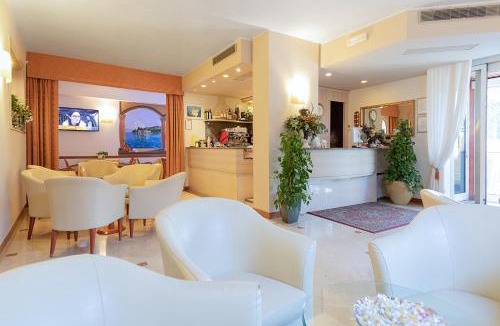 Bardolino Hotel | Hotel GARDENIA & Villa CHARME Adults Friendly 4Star service