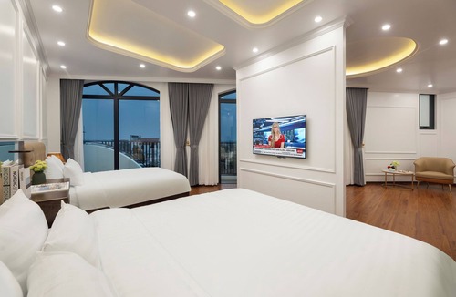 Soc Son Hotel | Hotel In Hanoi With Parking, Internet, Bedding/Linens