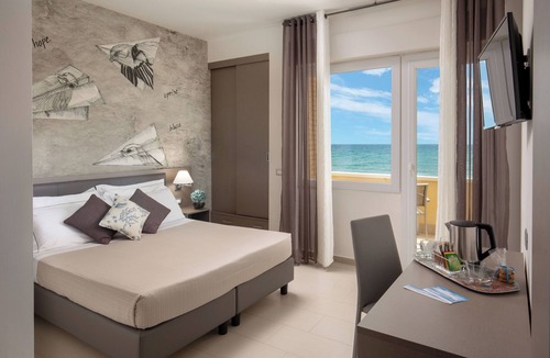 Lido di Capo Portiere Hotel | Hotel Miramare