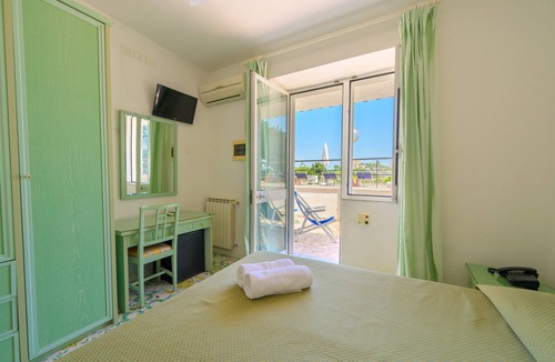 Ischia Ponte Hotel | Hotel Parco Cartaromana