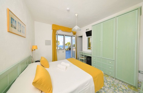 Ischia Ponte Hotel | Hotel Parco Cartaromana