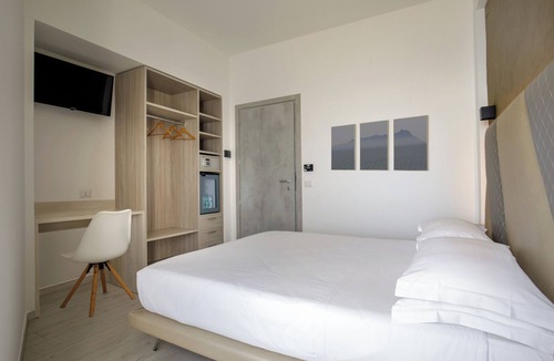Lido di Capo Portiere Hotel | Hotel Tirreno