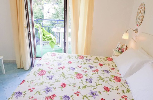 Vico Equense Hotel | Hotiday Vico Equense