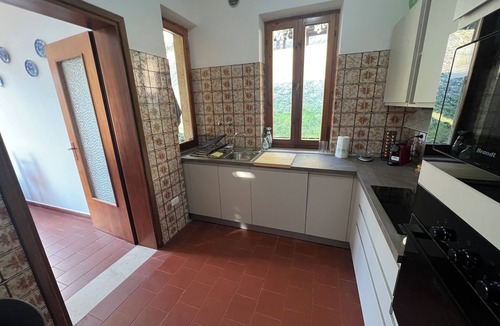 Bardolino Villa | House Cà Bottura surrounded by 3000 sqm of olive trees with lake view