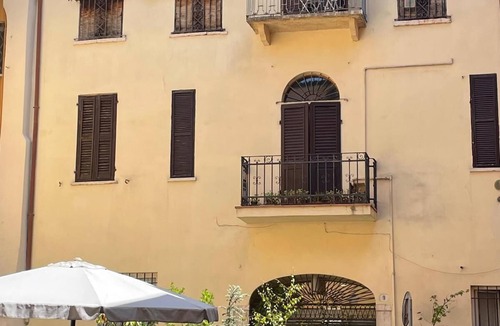 Old Town Apartment | House elisa apartment in the center of Mantua