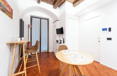 Quartieri Spagnoli Apartment | House in the heart of Naples: comfort, style and perfect location