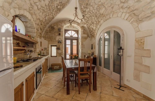 Mattinata Apartment | House in the Junno